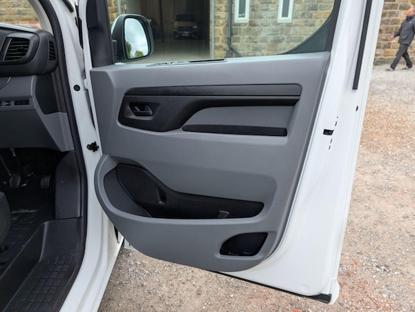 Used Peugeot Expert 2021 for sale - 76200855: Photo 23