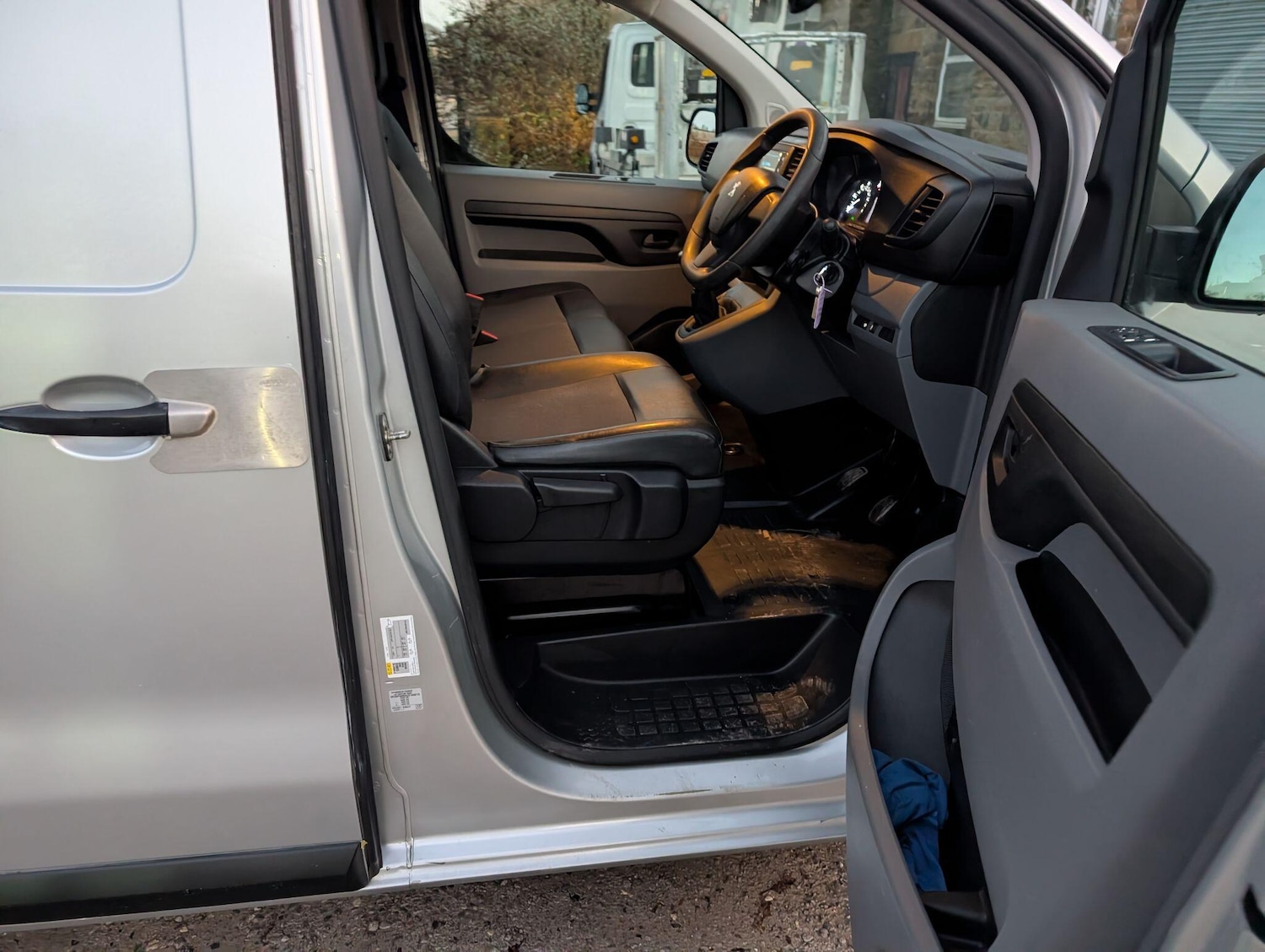 Used Peugeot Expert 2019 for sale - 77029409: Photo 31