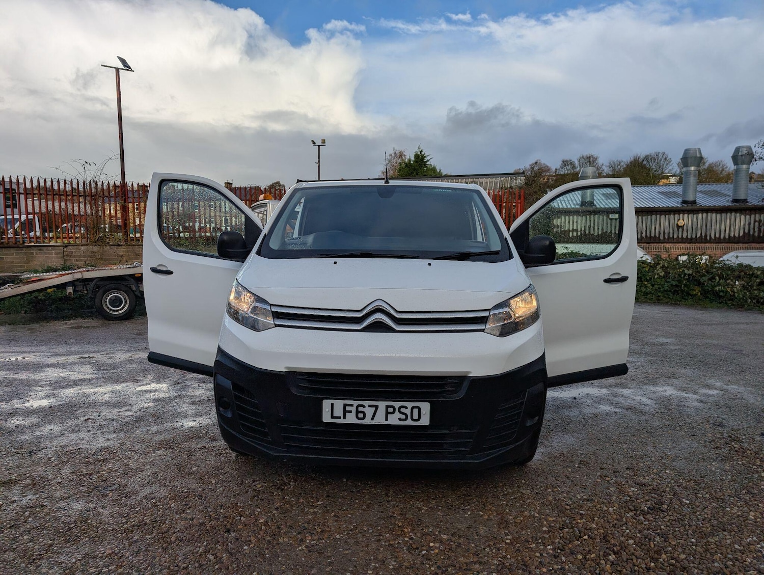 Used Citroen Dispatch 2017 for sale - 76753275: Photo 18