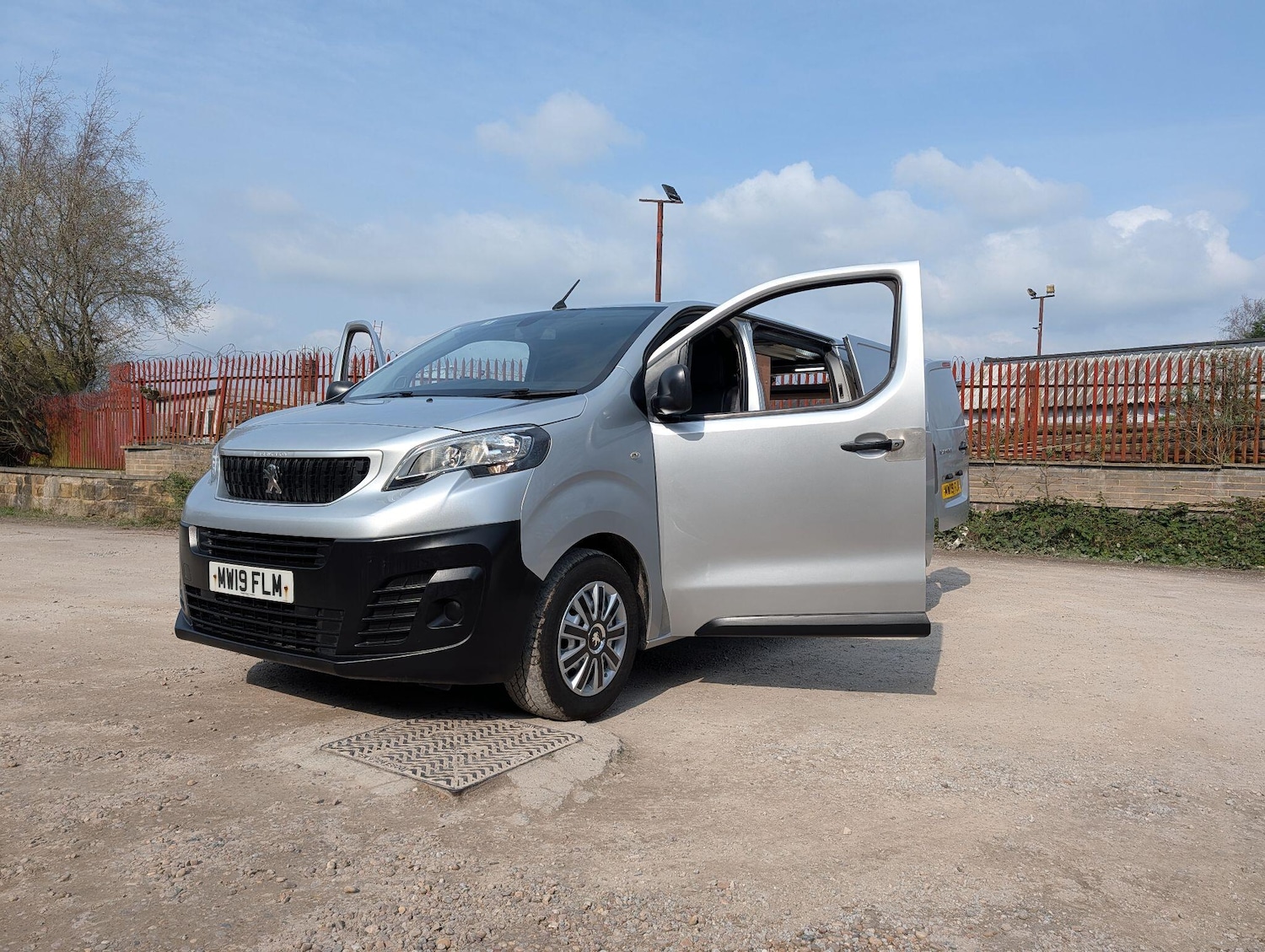 Used Peugeot Expert 2019 for sale - 77957562: Photo 17