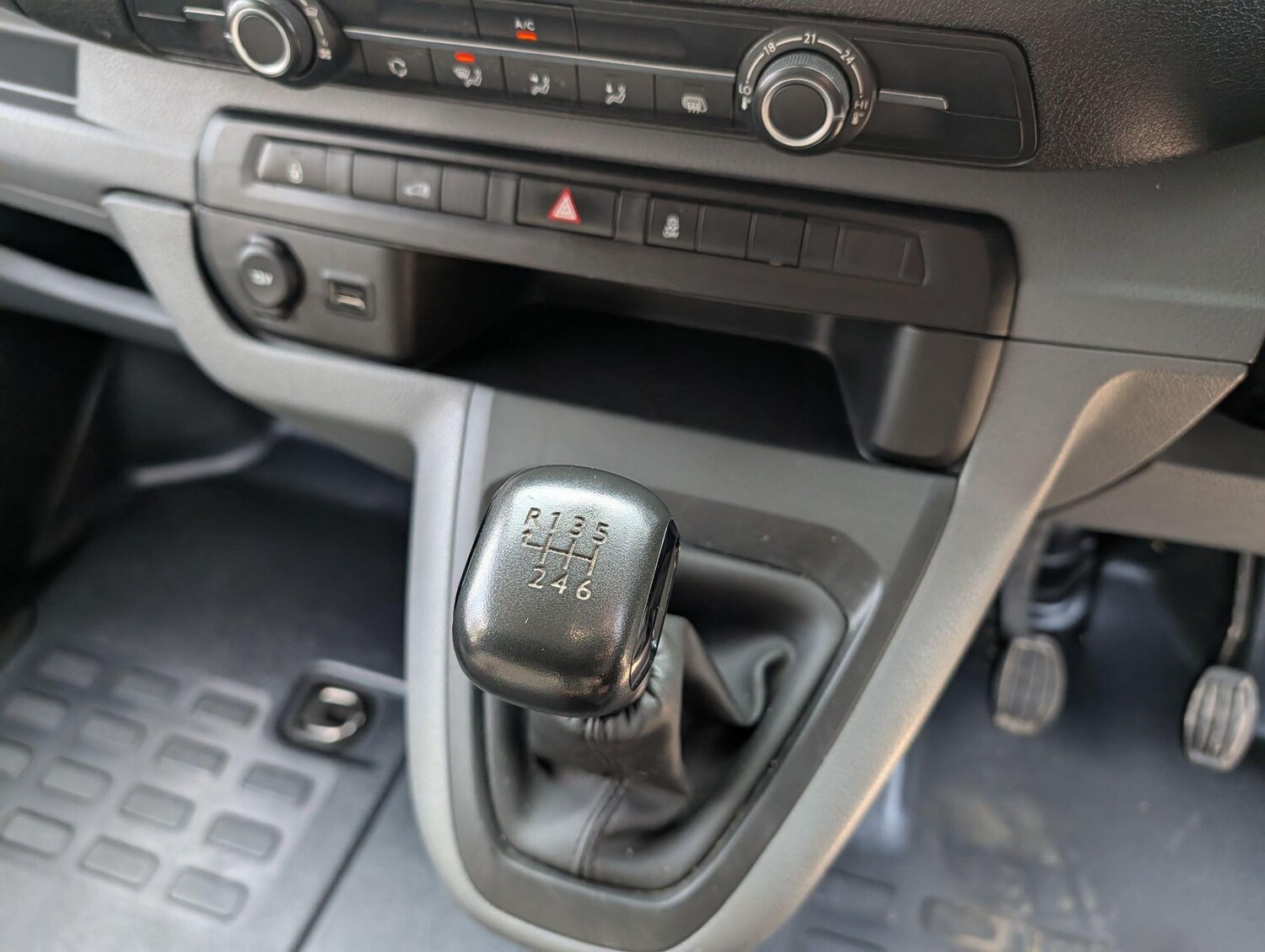 Used Peugeot Expert 2019 for sale - 77957562: Photo 37