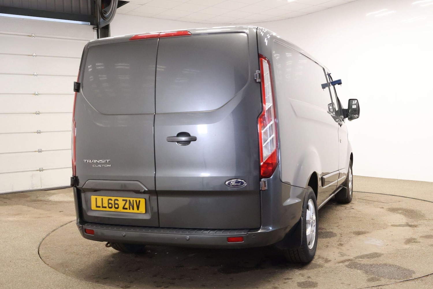Used Ford Transit Custom 2016 for sale - 77839143: Photo 2