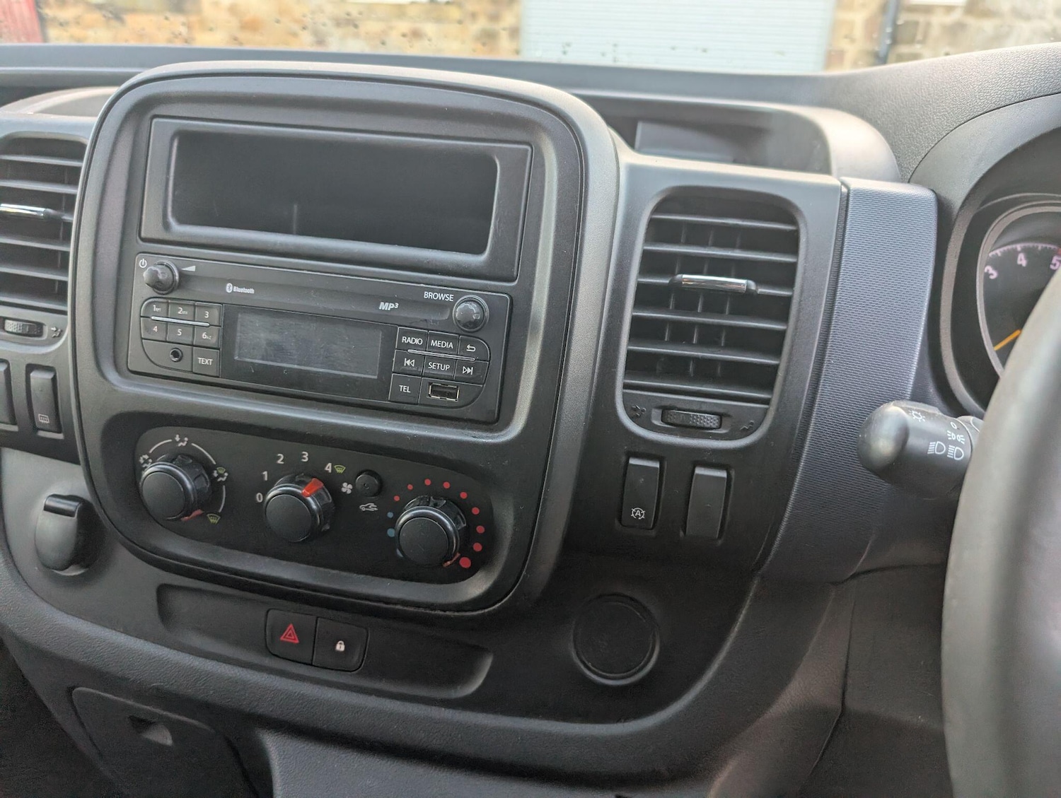 Used Vauxhall Vivaro 2015 for sale - 76786656: Photo 30