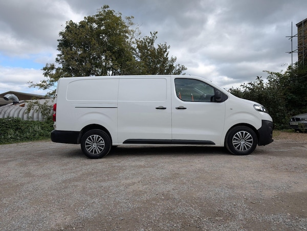 Used Vauxhall Vivaro 2020 for sale - 76151957: Photo 2
