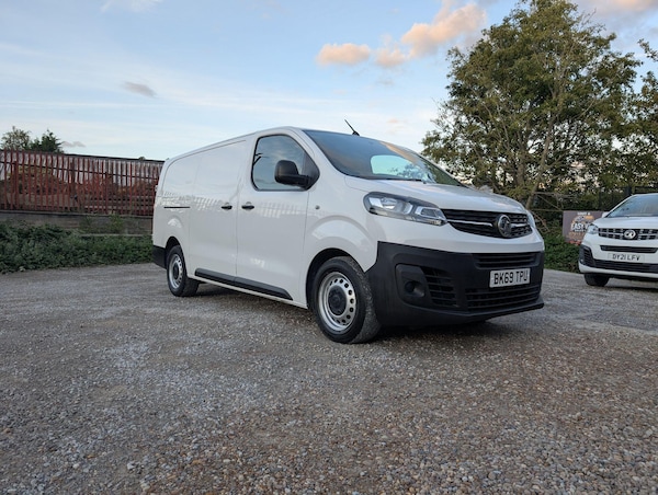 Used Vauxhall Vivaro 2020 for sale - 76151957: Photo 4
