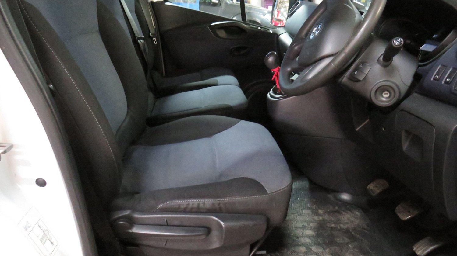 Used Vauxhall Vivaro for sale - 78203953: Photo 11