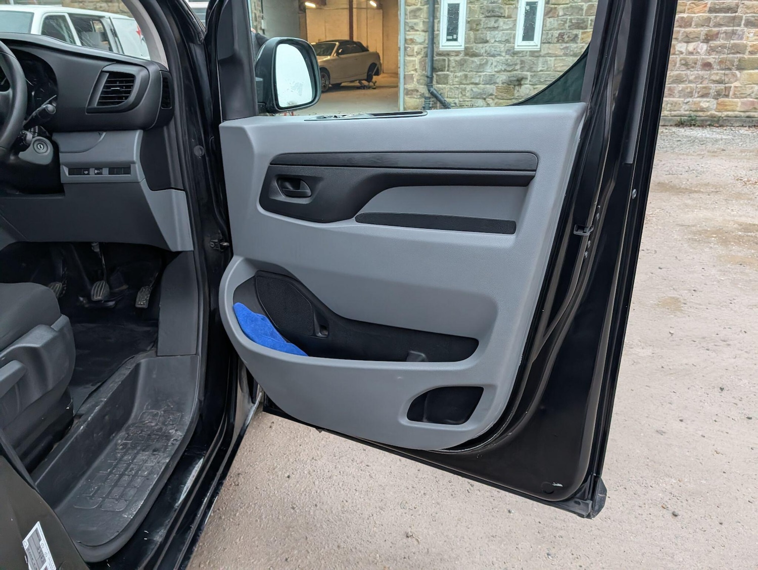 Used Vauxhall Vivaro for sale - 77684096: Photo 29