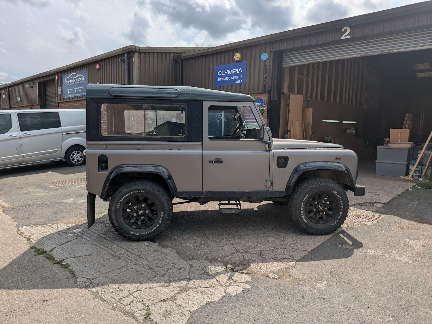 Used Land Rover Defender 2006 for sale - 76620075: Photo 2
