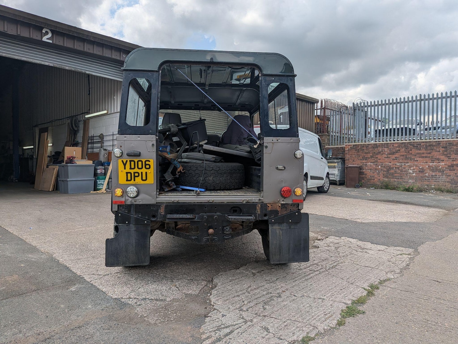 Used Land Rover Defender 2006 for sale - 76620075: Photo 8