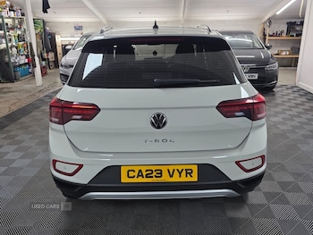Used Volkswagen T-Roc 2023 for sale - 77030512: Photo