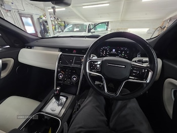 Used Land Rover Discovery Sport 2021 for sale - 79256749: Photo