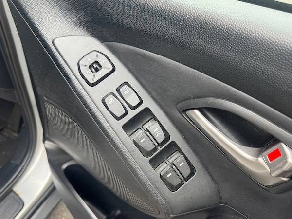 Used Hyundai Ix35 2012 for sale - 76282551: Photo 18