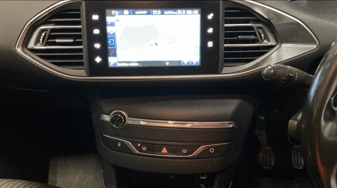 Used Peugeot 308 2015 for sale - 77303366: Photo 9