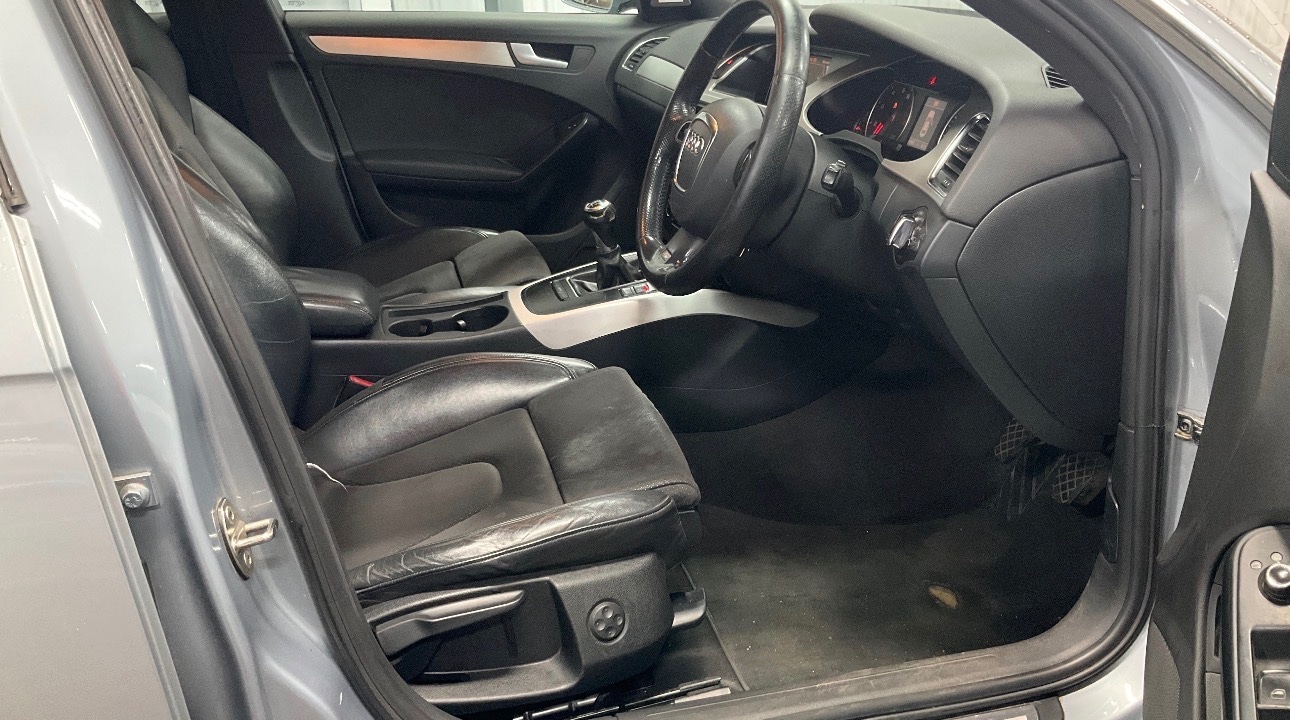 Used Audi A4 2009 for sale - 77019099: Photo 9