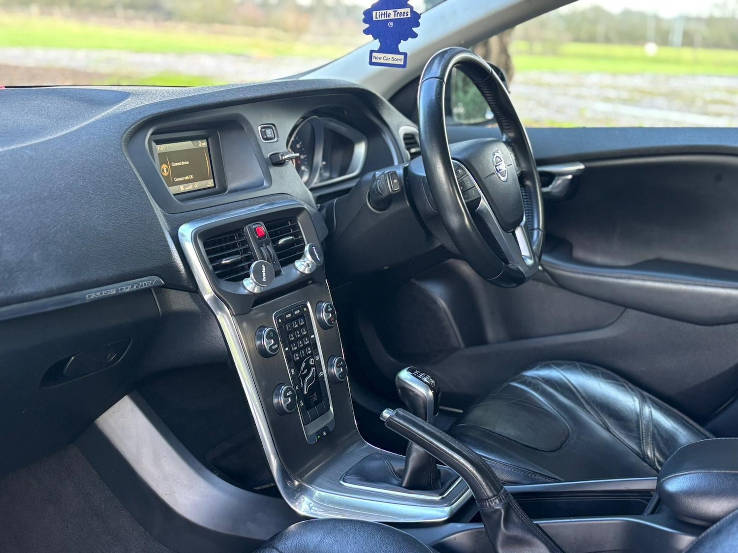 Used Volvo V40 2015 for sale - 77395431: Photo 17