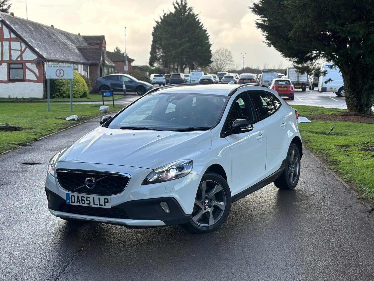 Used Volvo V40 2015 for sale - 77395431: Photo 7