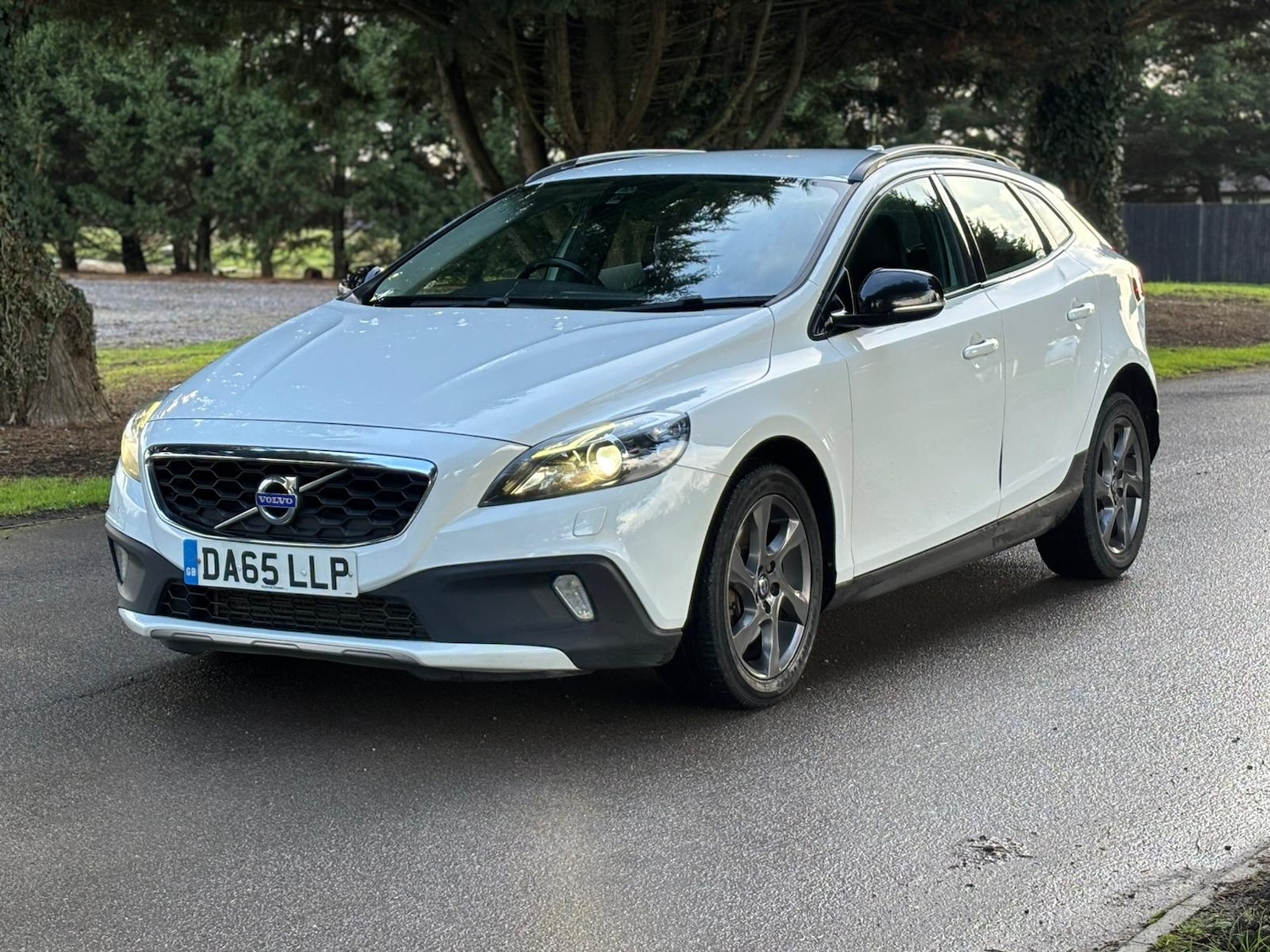 Used Volvo V40 2015 for sale - 77395431: Photo 8