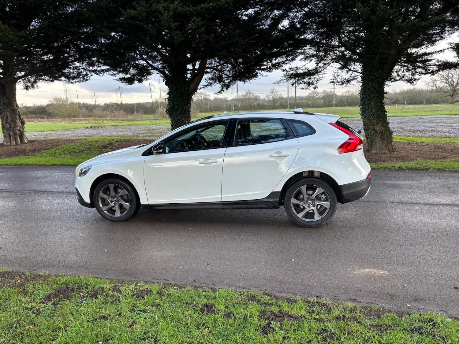 Used Volvo V40 2015 for sale - 77395431: Photo 9