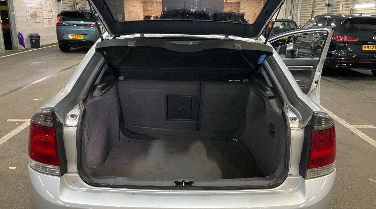 Used Vauxhall Vectra 2006 for sale - 76987077: Photo 8