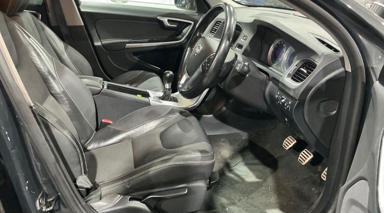 Used Volvo V60 2013 for sale - 77409878: Photo 11