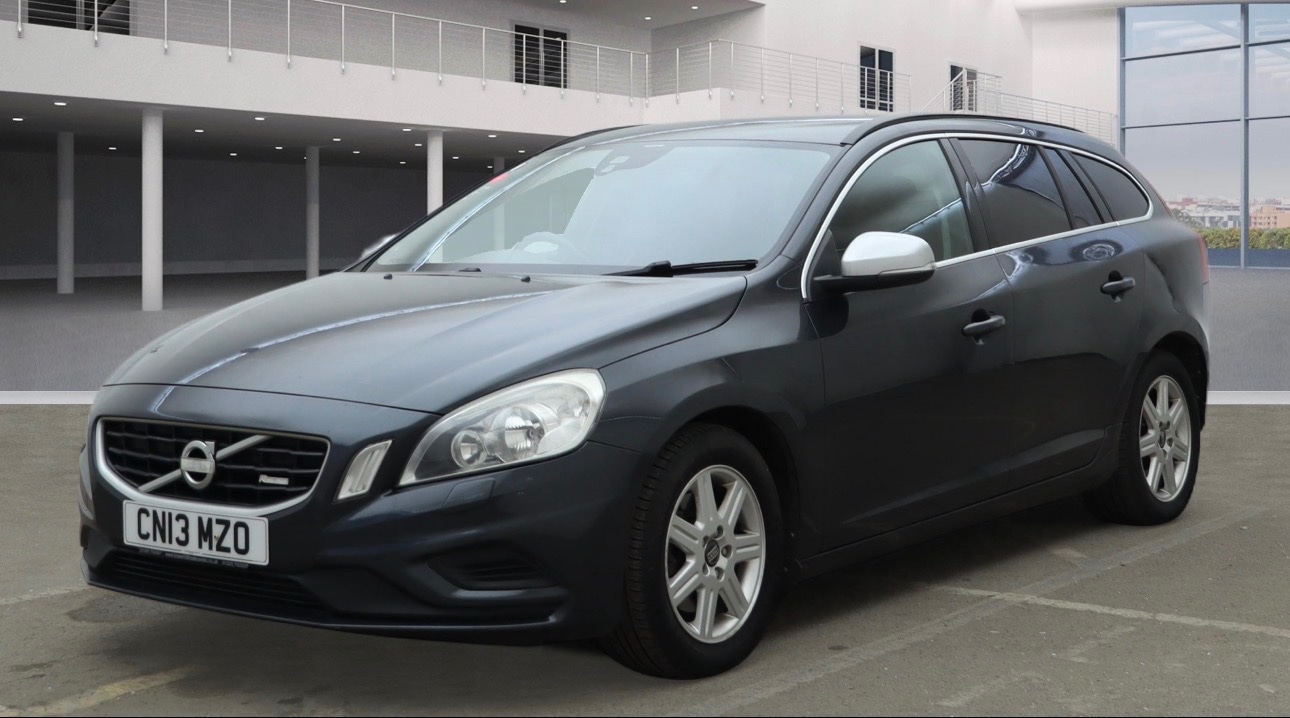 Used Volvo V60 2013 for sale - 77409878: Photo 2