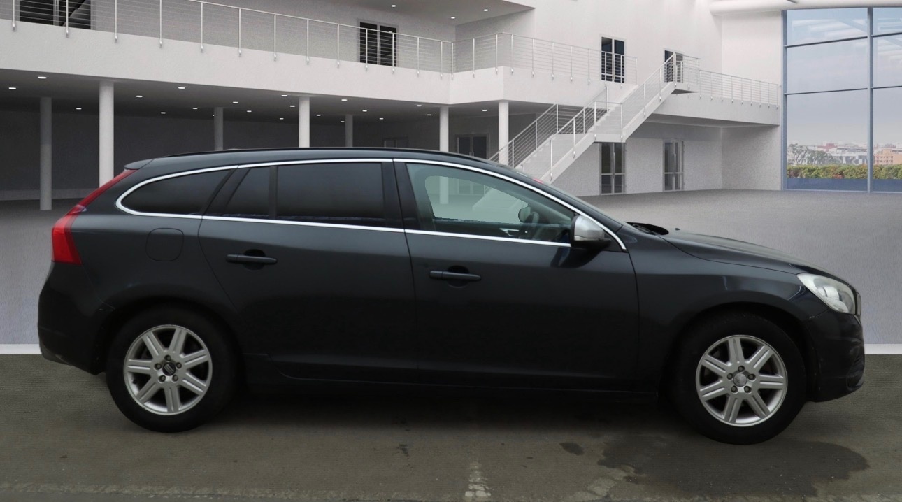 Used Volvo V60 2013 for sale - 77409878: Photo 3