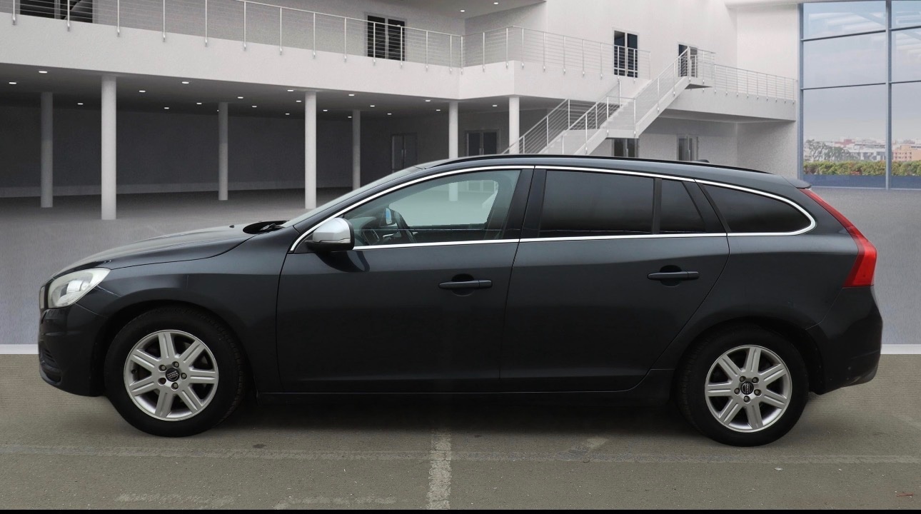 Used Volvo V60 2013 for sale - 77409878: Photo 8