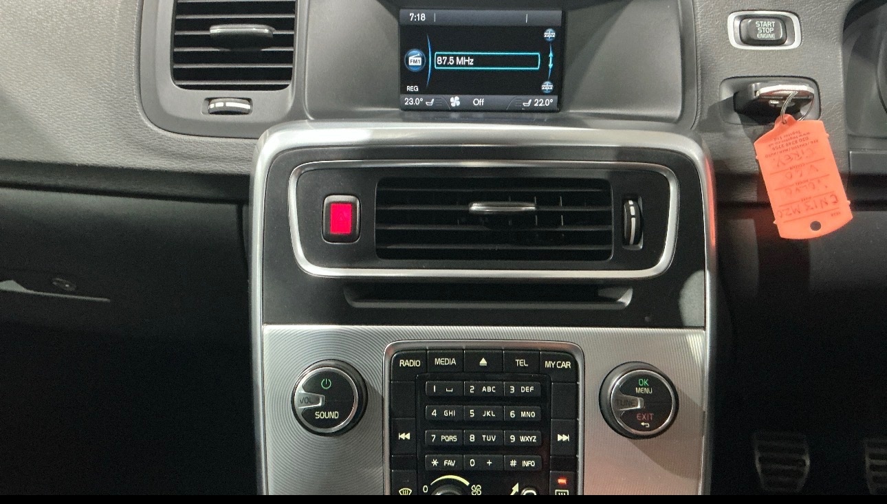 Used Volvo V60 2013 for sale - 77409878: Photo 9