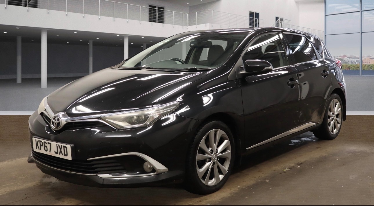 Used Toyota Auris 2017 for sale - 77020698: Photo 2