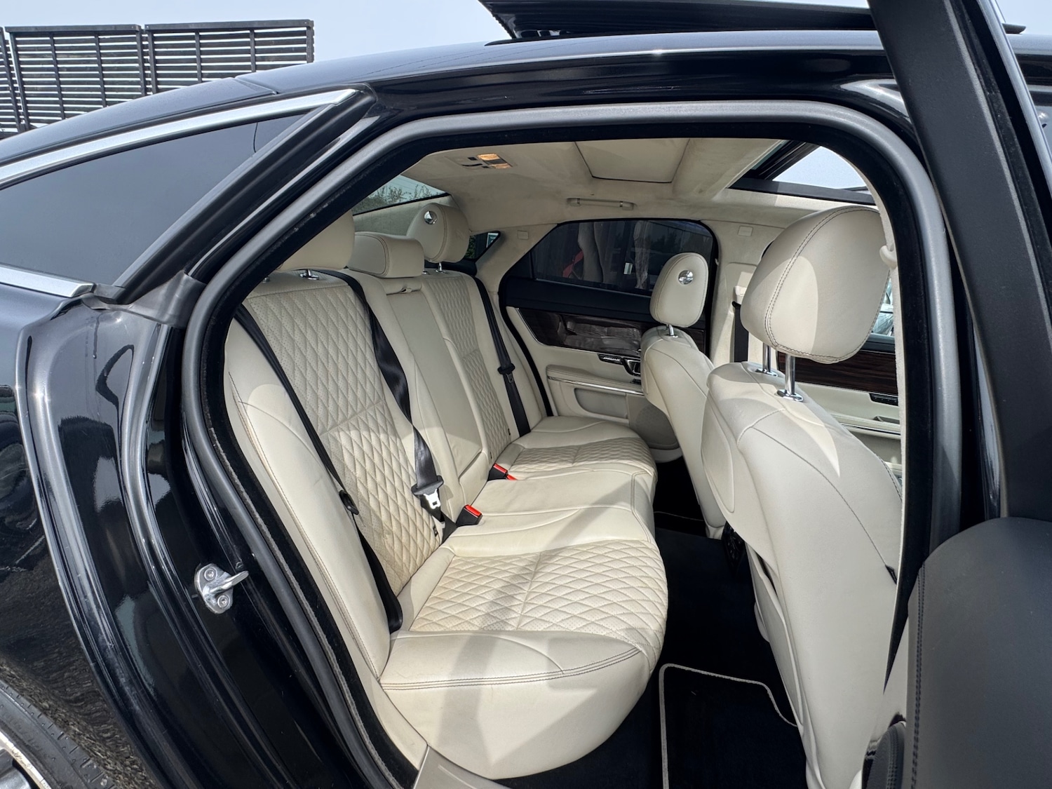 Used Jaguar XJ 2018 for sale - 78202560: Photo 17