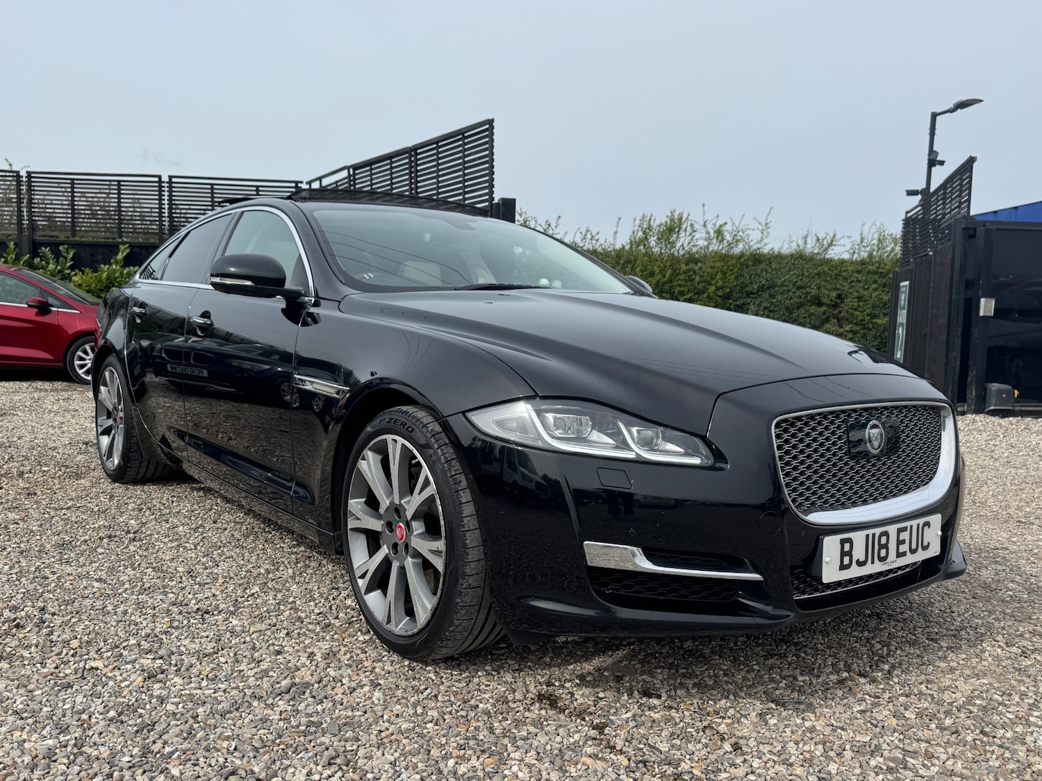 Used Jaguar XJ 2018 for sale - 78202560: Photo 2