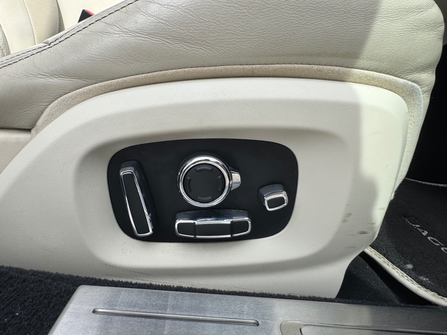 Used Jaguar XJ 2018 for sale - 78202560: Photo 20