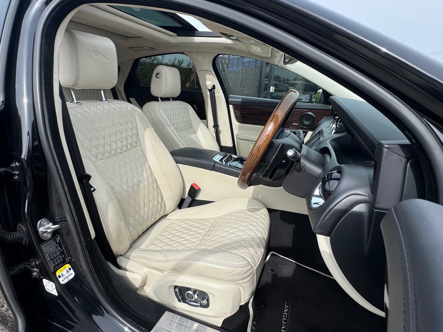 Used Jaguar XJ 2018 for sale - 78202560: Photo 24