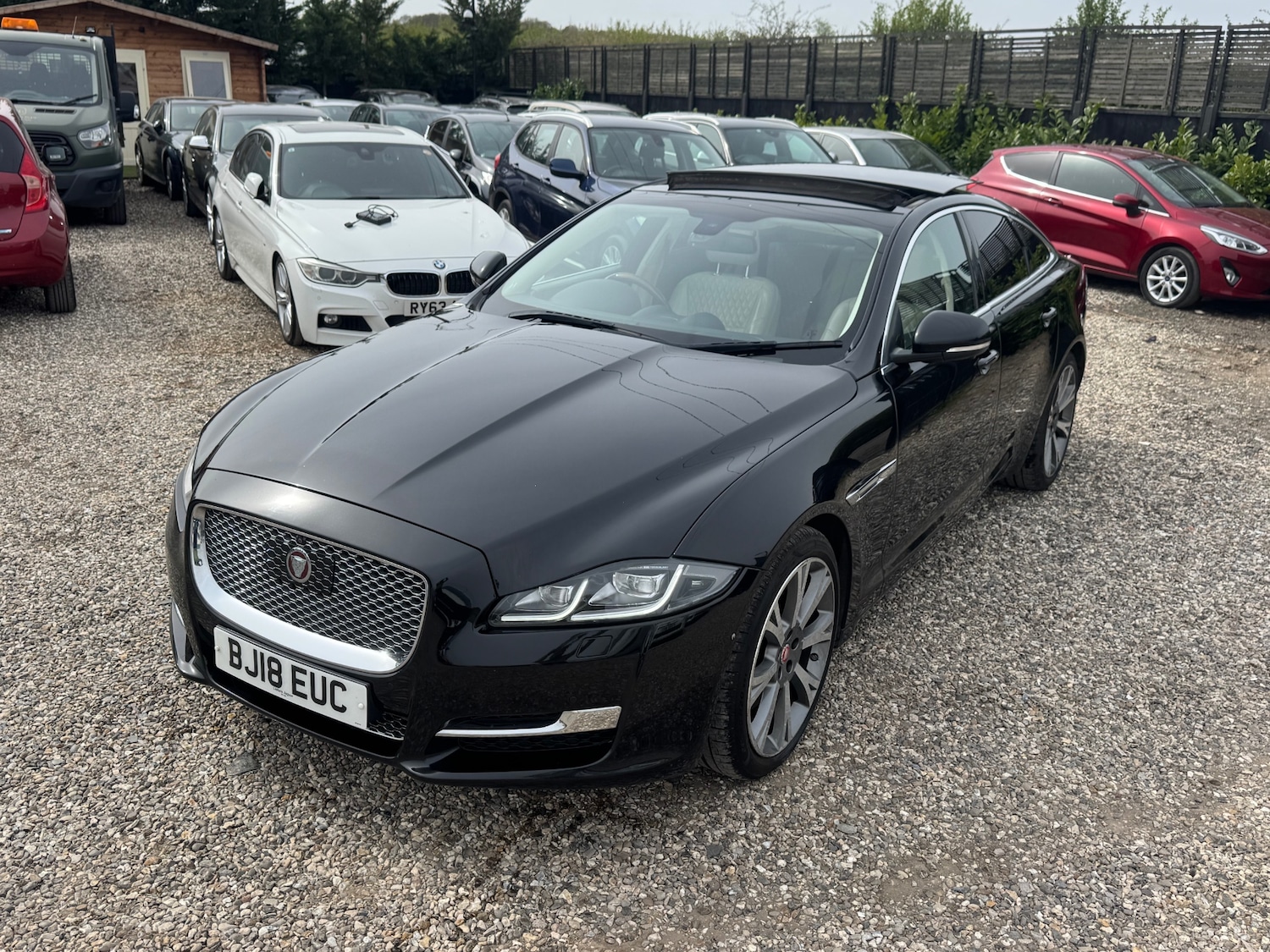 Used Jaguar XJ 2018 for sale - 78202560: Photo 3