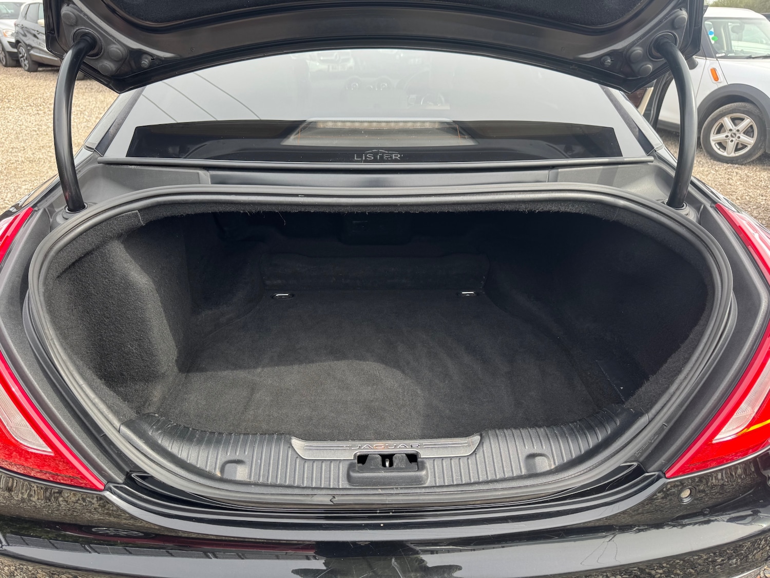 Used Jaguar XJ 2018 for sale - 78202560: Photo 32