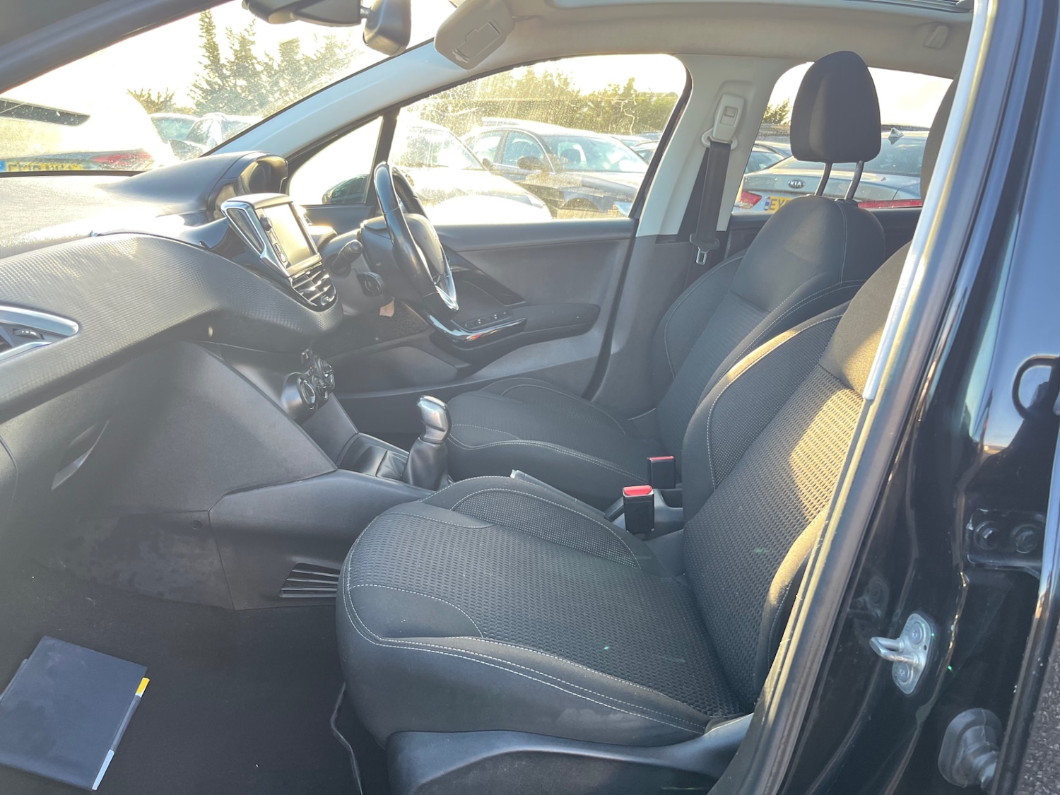 Used Peugeot 208 2018 for sale - 77019008: Photo 18