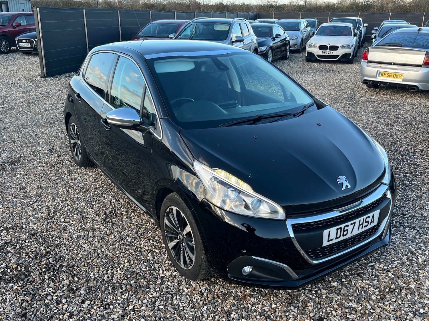 Used Peugeot 208 2018 for sale - 77019008: Photo 2