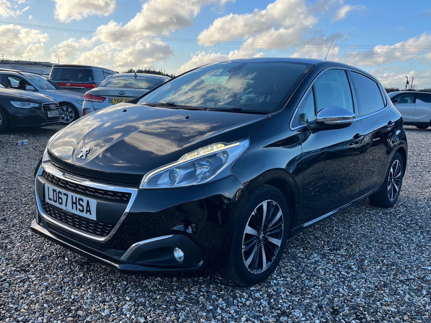 Used Peugeot 208 2018 for sale - 77019008: Photo 5