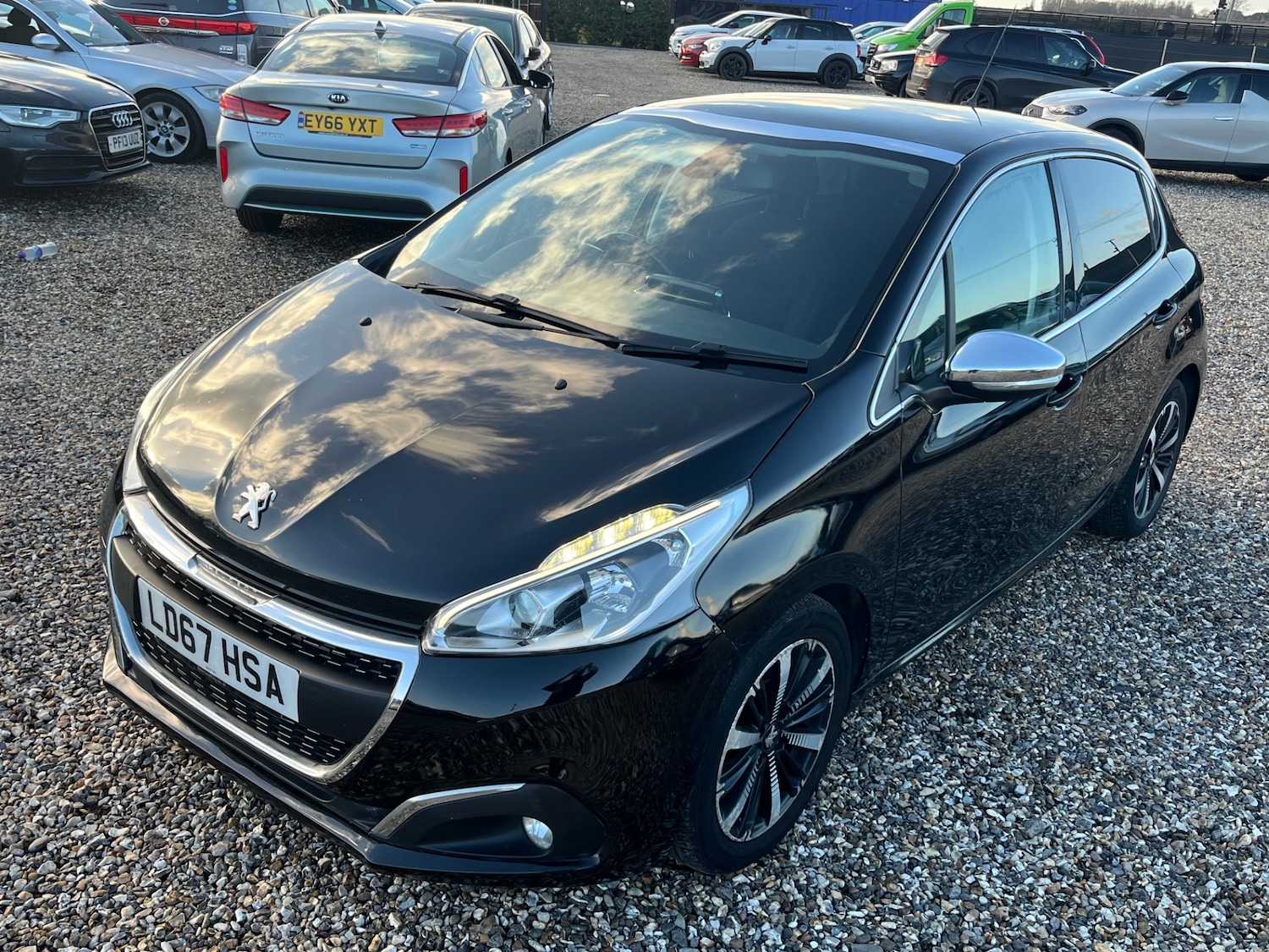 Used Peugeot 208 2018 for sale - 77019008: Photo 6
