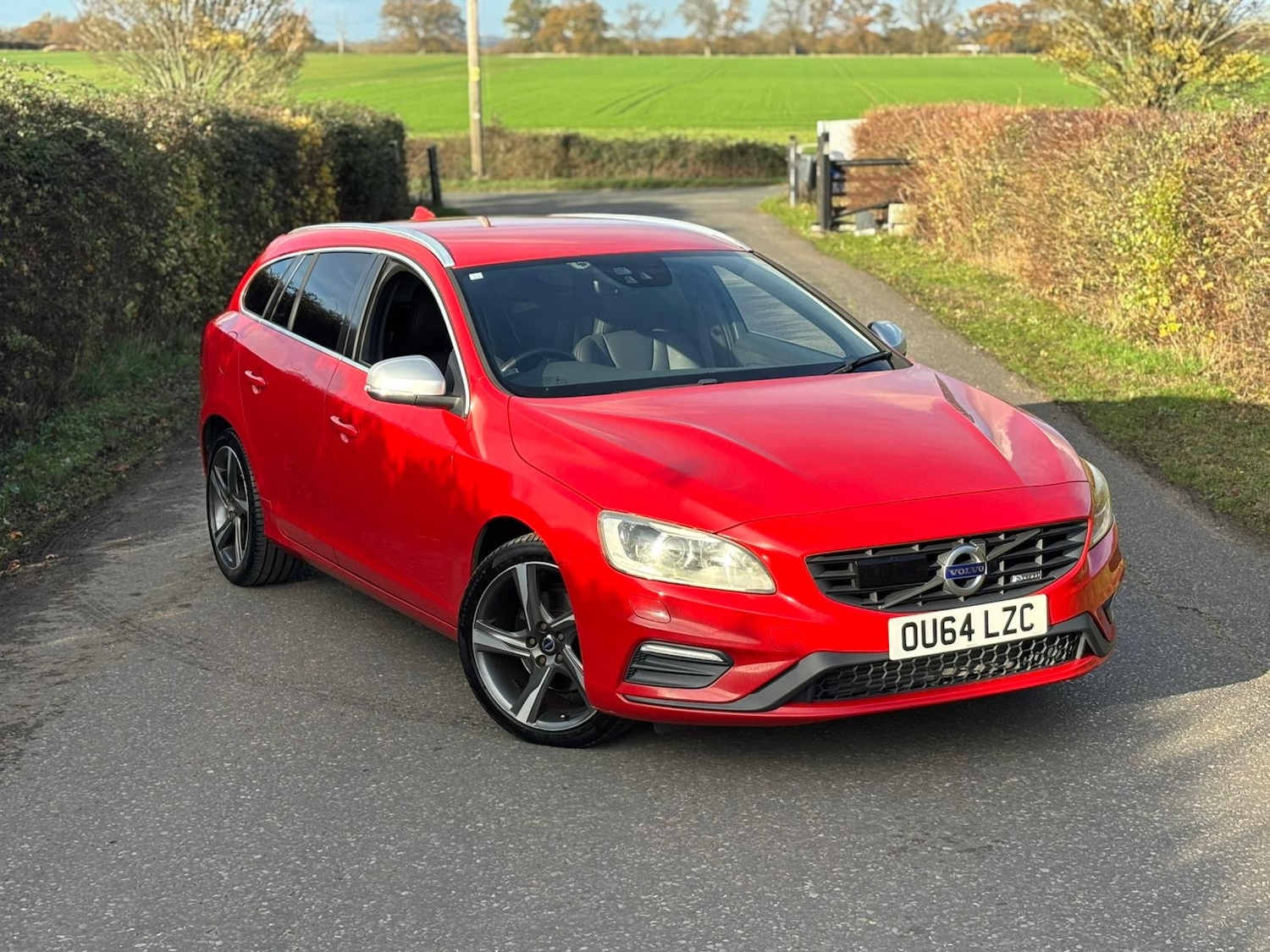 Used Volvo V60 2014 for sale - 76566384: Photo 1