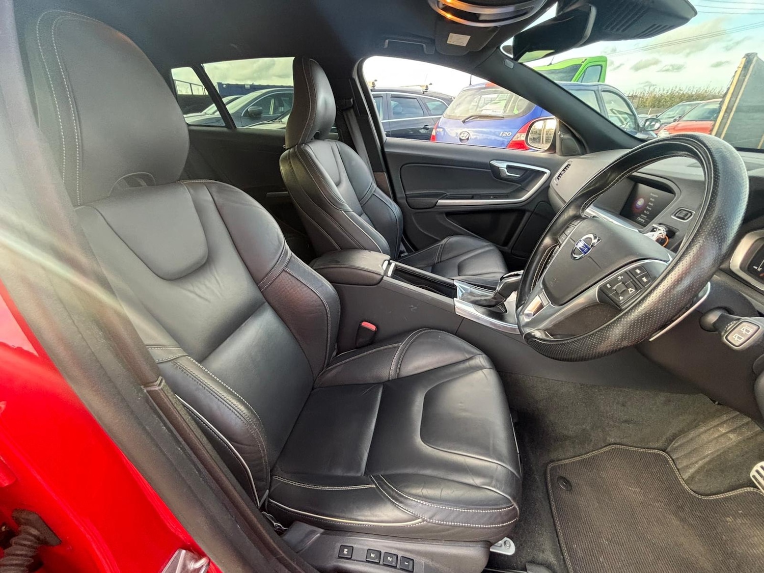 Used Volvo V60 2014 for sale - 76566384: Photo 17