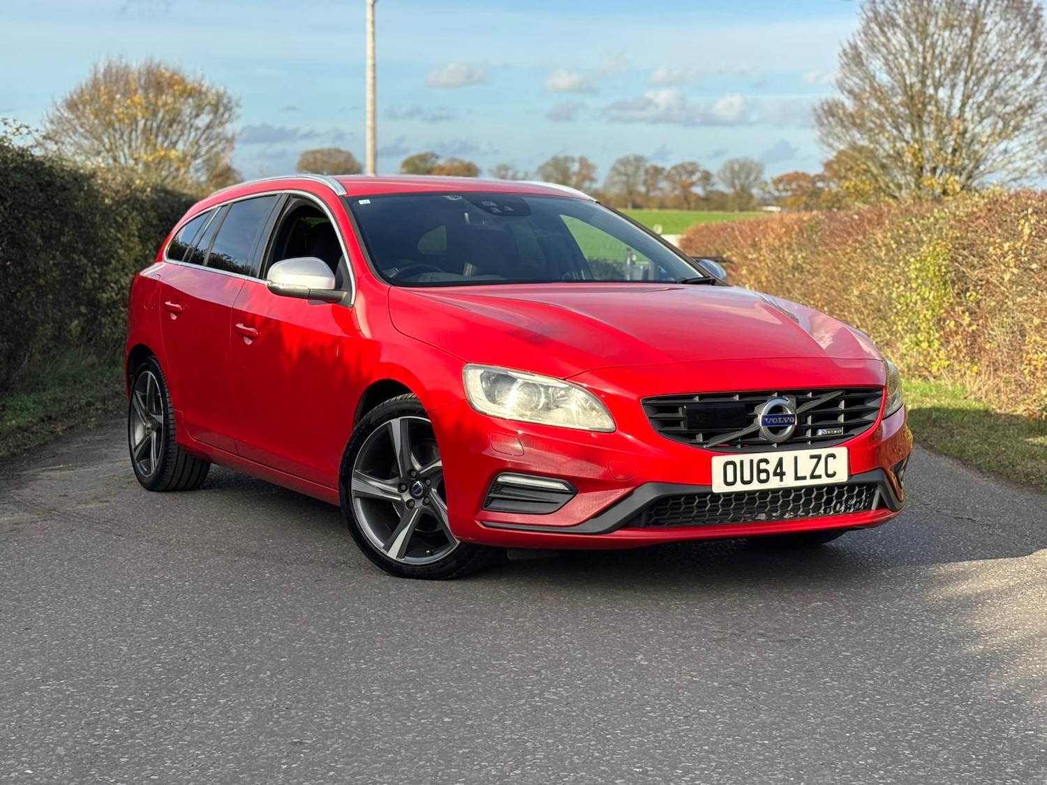 Used Volvo V60 2014 for sale - 76566384: Photo 2