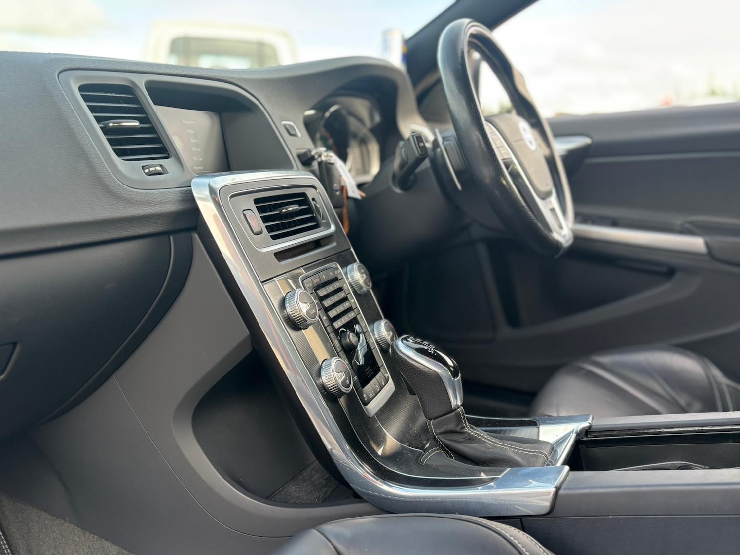 Used Volvo V60 2014 for sale - 76566384: Photo 20