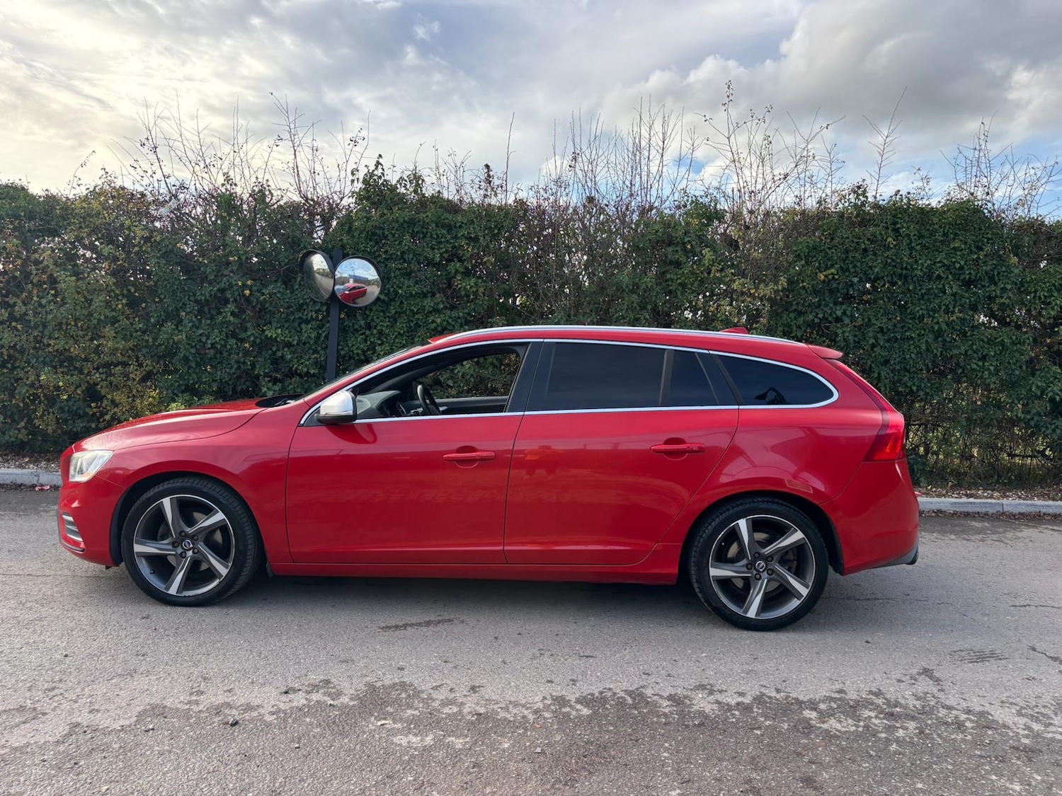 Used Volvo V60 2014 for sale - 76566384: Photo 6