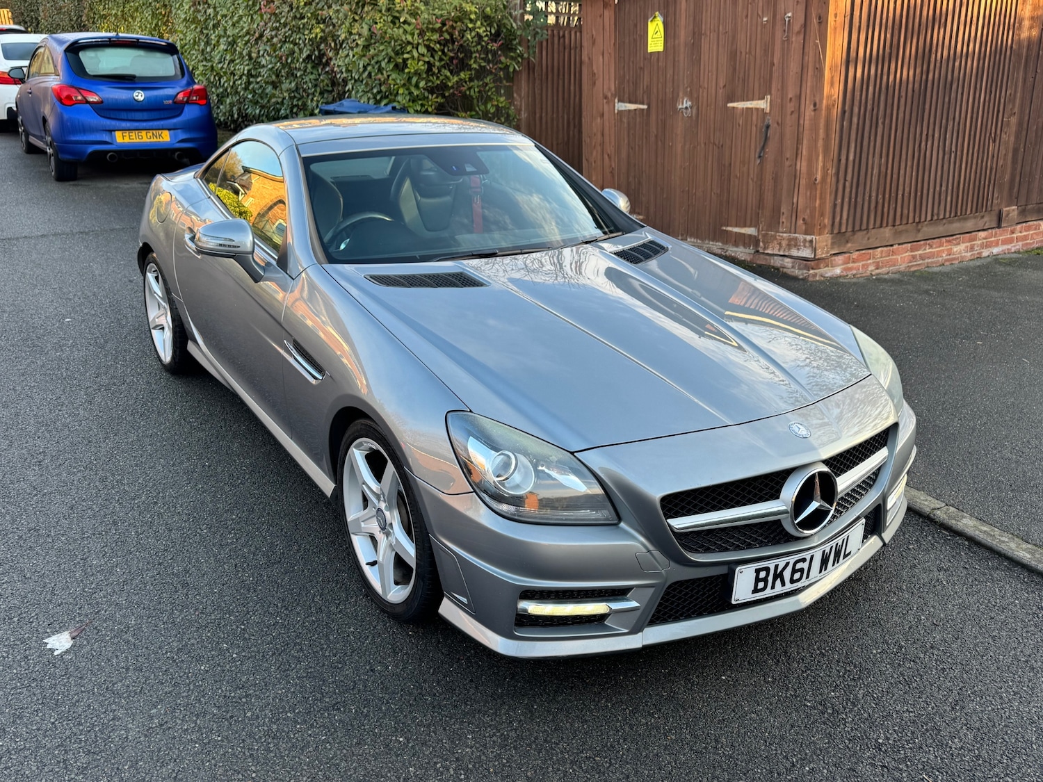 Used Mercedes-Benz SLK 2011 for sale - 76699042: Photo 2
