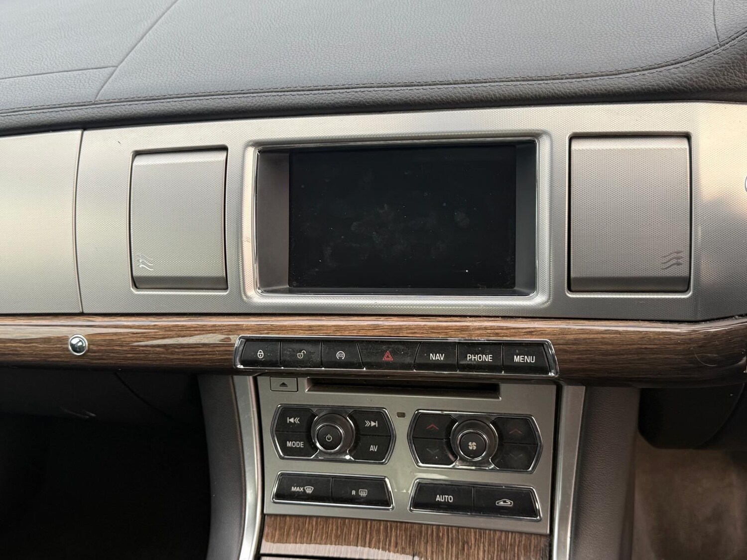 Used Jaguar XF 2014 for sale - 78218136: Photo 15