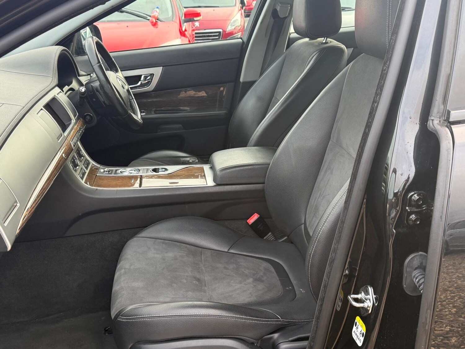 Used Jaguar XF 2014 for sale - 78218136: Photo 22