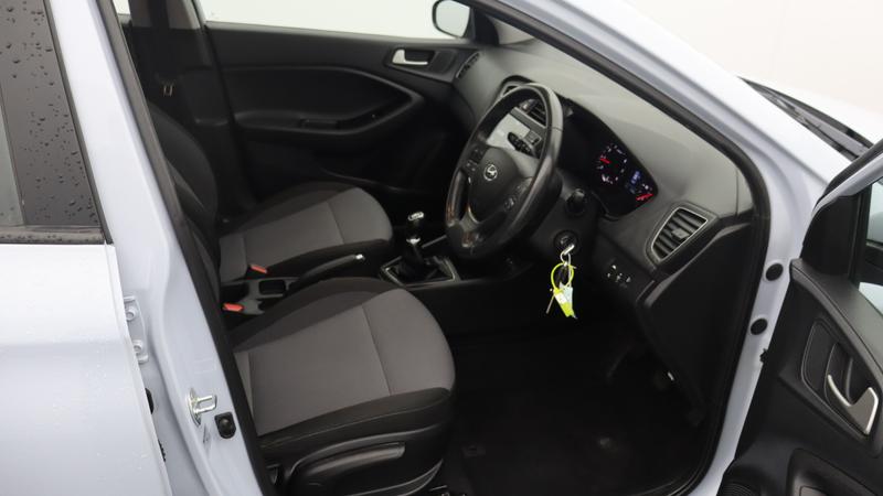 Used Hyundai i20 2020 for sale - 77138216: Photo 14