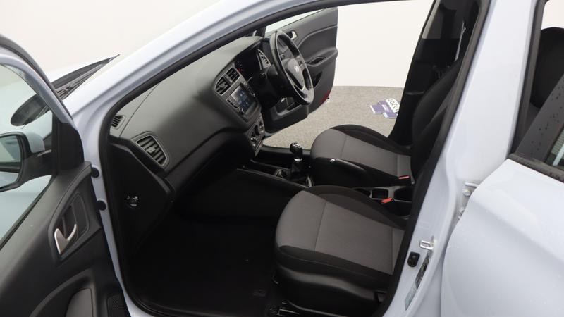 Used Hyundai i20 2020 for sale - 77138216: Photo 18