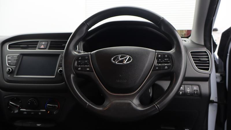 Used Hyundai i20 2020 for sale - 77138216: Photo 9